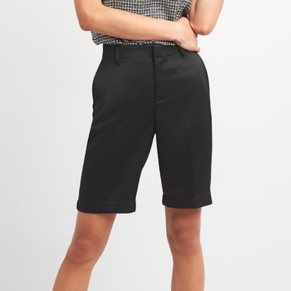 NWOT Gap tailored Bermuda shorts